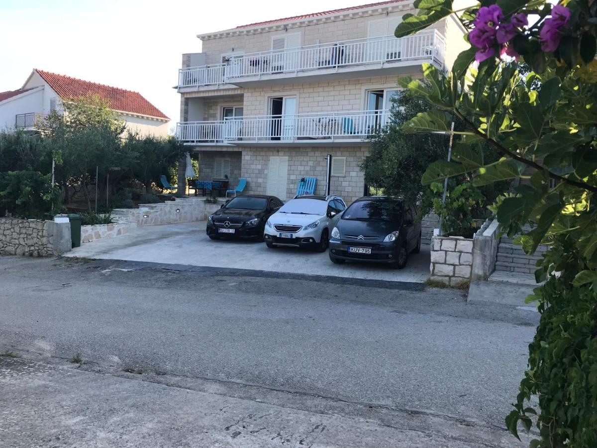 Seaview And Relax Apartment Lumbarda Exterior photo