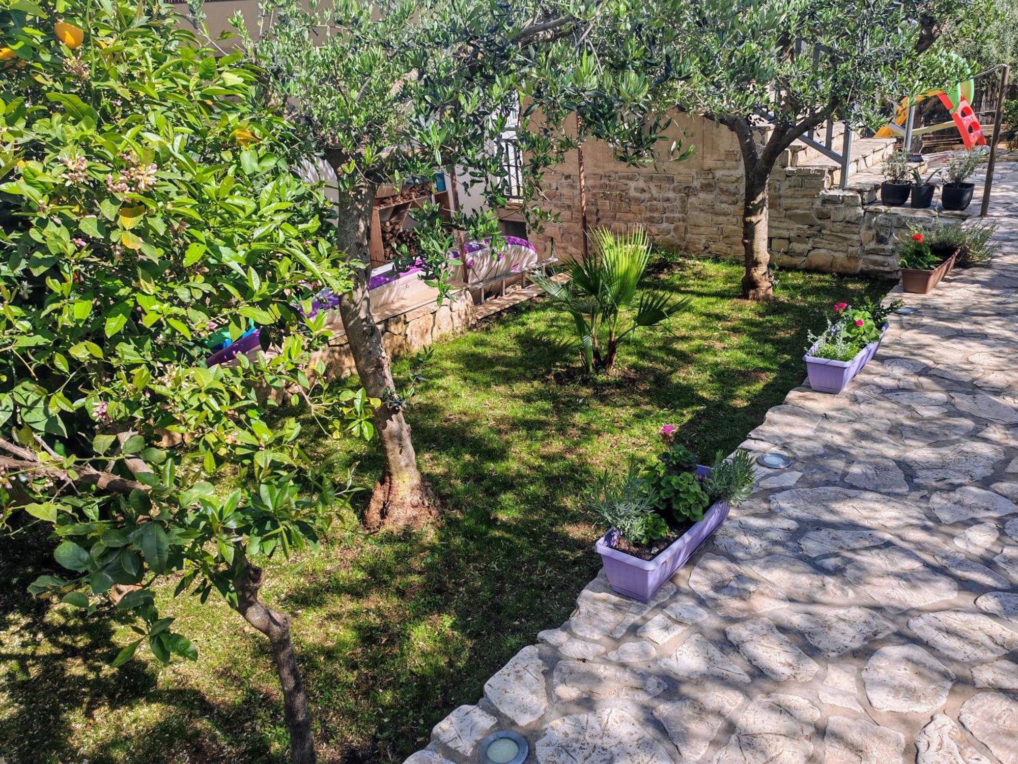 Seaview And Relax Apartment Lumbarda Exterior photo